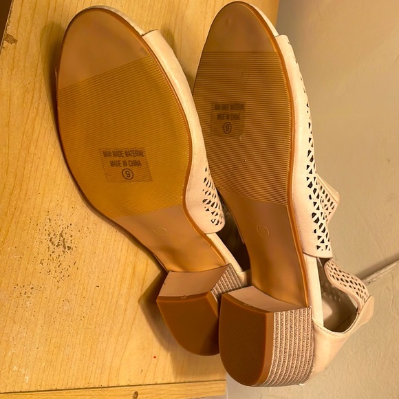 NWOT House of Fashion cream heels with cutout pattern size 9m - Picture 5 of 5